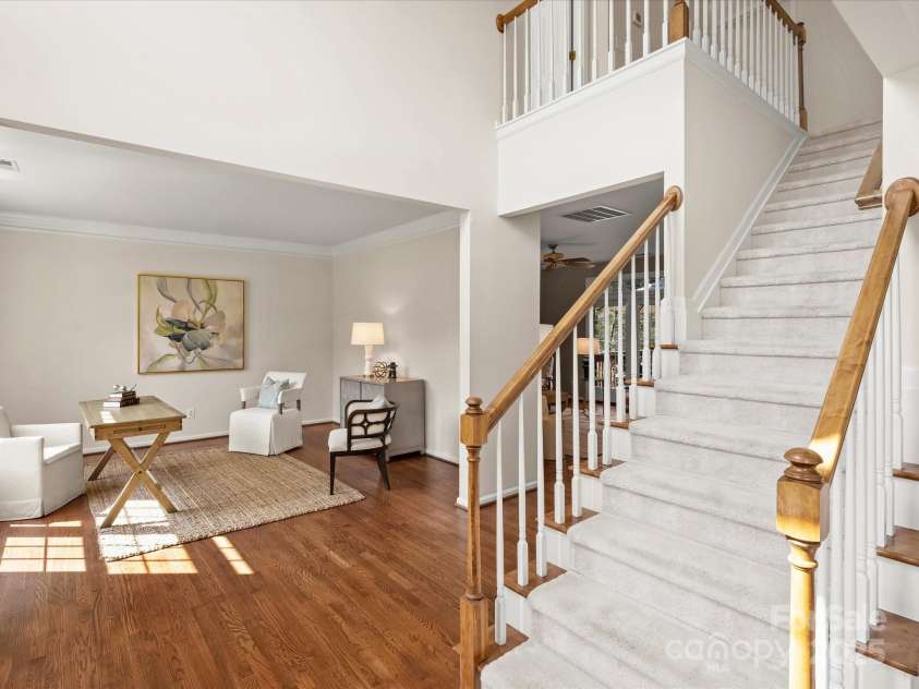 213 Walnut Point Drive, Matthews, NC 28105.  MLS# CAR4246616, YatesRealty ID 11307. Entry