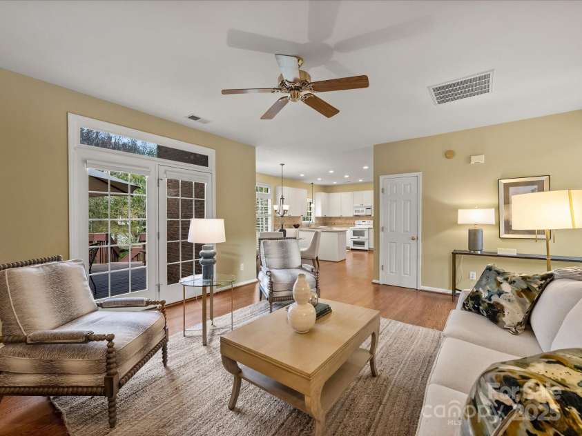 213 Walnut Point Drive, Matthews, NC 28105.  MLS# CAR4246616, YatesRealty ID 11307. Family room