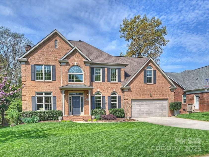 213 Walnut Point Drive, Matthews, NC 28105.  MLS# CAR4246616, YatesRealty ID 11307. Front