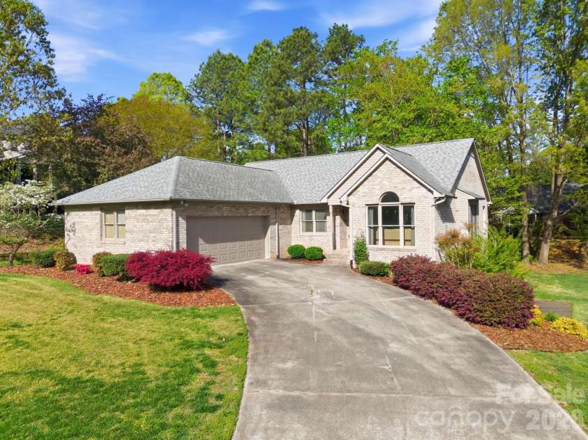 406 Vincent Court, Salisbury, NC 28146.  MLS# CAR4369623, YatesRealty ID 11308. 