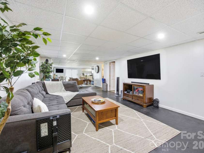 406 Vincent Court, Salisbury, NC 28146.  MLS# CAR4369623, YatesRealty ID 11308. 