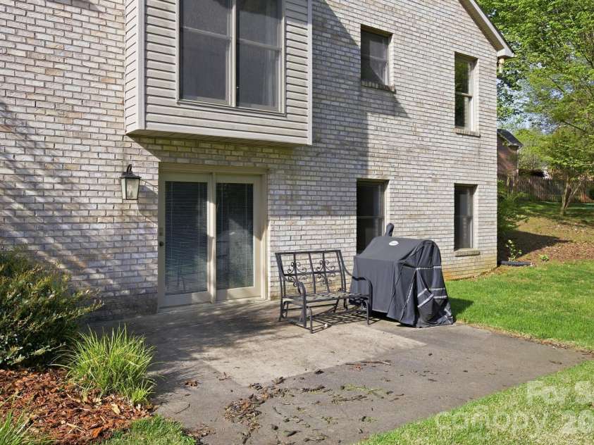406 Vincent Court, Salisbury, NC 28146.  MLS# CAR4369623, YatesRealty ID 11308. 