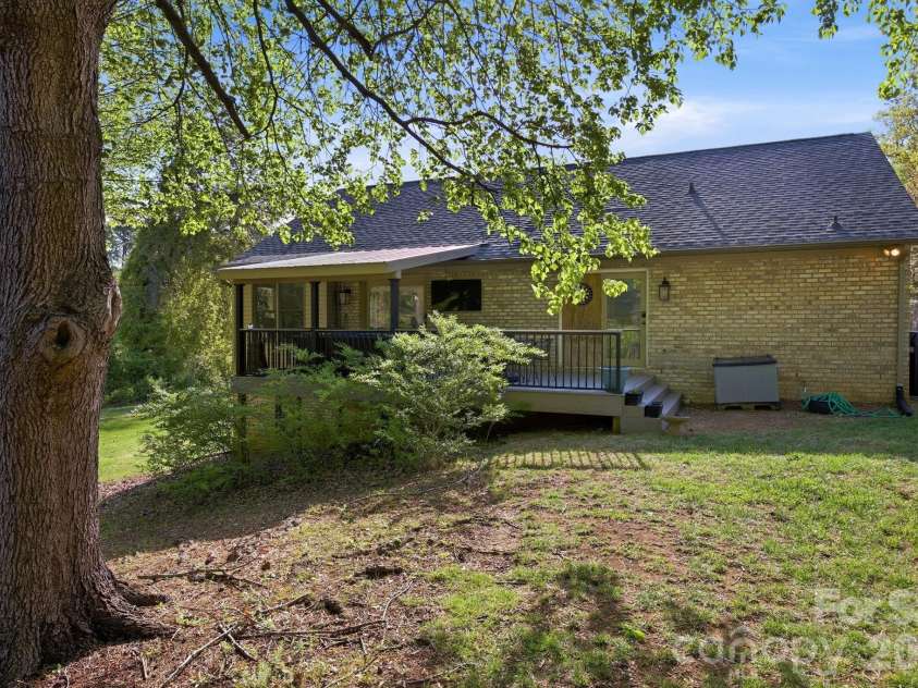 406 Vincent Court, Salisbury, NC 28146.  MLS# CAR4369623, YatesRealty ID 11308. 