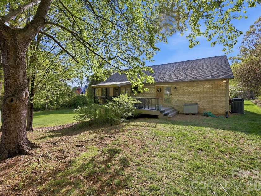 406 Vincent Court, Salisbury, NC 28146.  MLS# CAR4369623, YatesRealty ID 11308. 