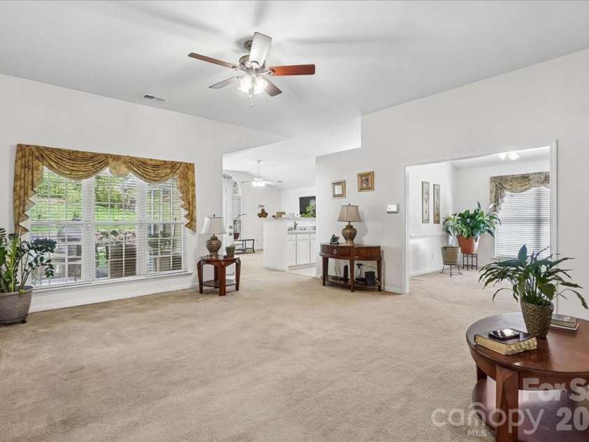 2127 Candlelight Woods Drive, Matthews, NC 28105.  MLS# CAR4369678, YatesRealty ID 11309. 