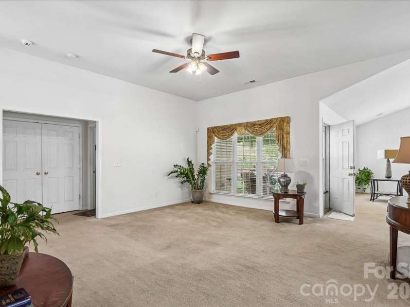 2127 Candlelight Woods Drive, Matthews, NC 28105.  MLS# CAR4369678, YatesRealty ID 11309. 