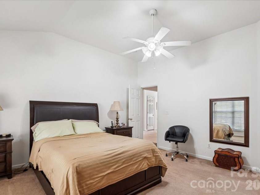 2127 Candlelight Woods Drive, Matthews, NC 28105.  MLS# CAR4369678, YatesRealty ID 11309. 