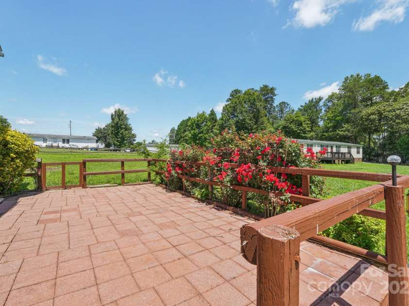 1069 Heather Glen Drive, Catawba, NC 28609.  MLS# CAR4273544, YatesRealty ID 1131. 