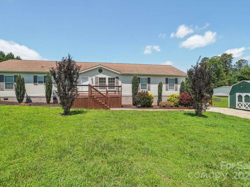 1069 Heather Glen Drive, Catawba, NC 28609.  MLS# CAR4273544, YatesRealty ID 1131. 