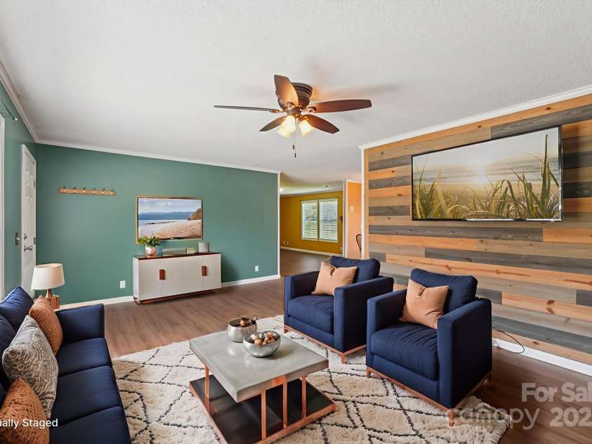 1069 Heather Glen Drive, Catawba, NC 28609.  MLS# CAR4273544, YatesRealty ID 1131. Living Room