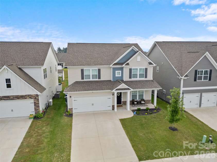 108 Thornberry Road, Hendersonville, NC 28792.  MLS# CAR4369711, YatesRealty ID 11311. 
