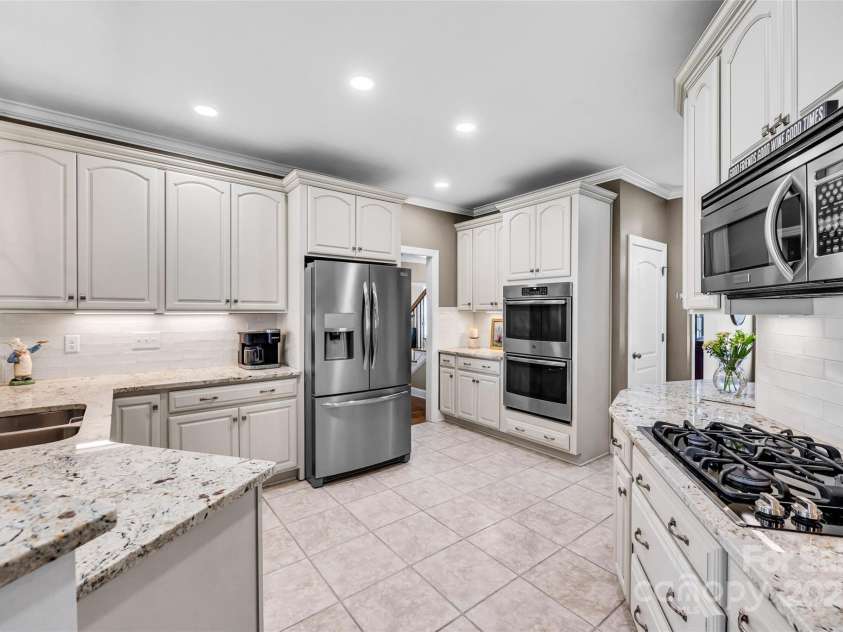 315 Muirfield Way, Salisbury, NC 28144.  MLS# CAR4239238, YatesRealty ID 11312. Kitchen