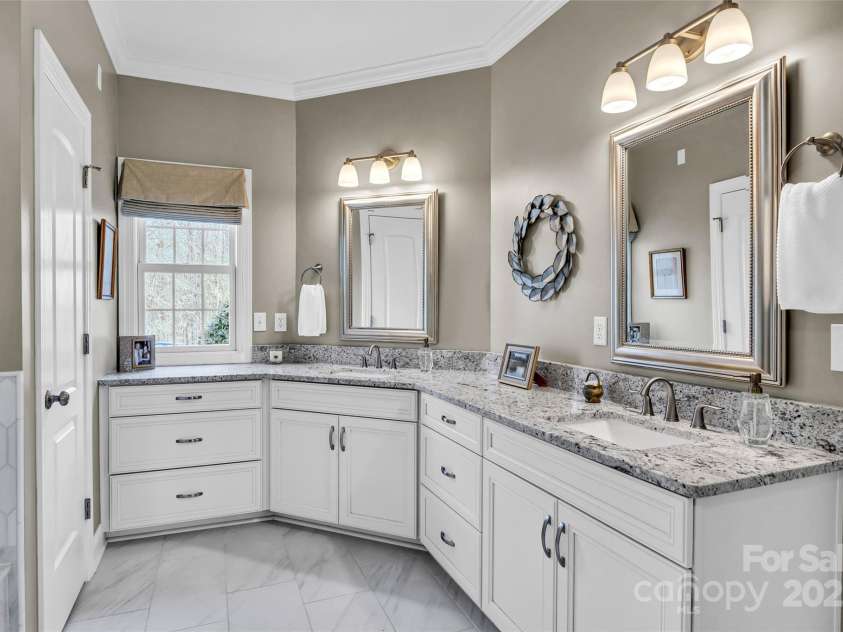 315 Muirfield Way, Salisbury, NC 28144.  MLS# CAR4239238, YatesRealty ID 11312. Primary Bathroom