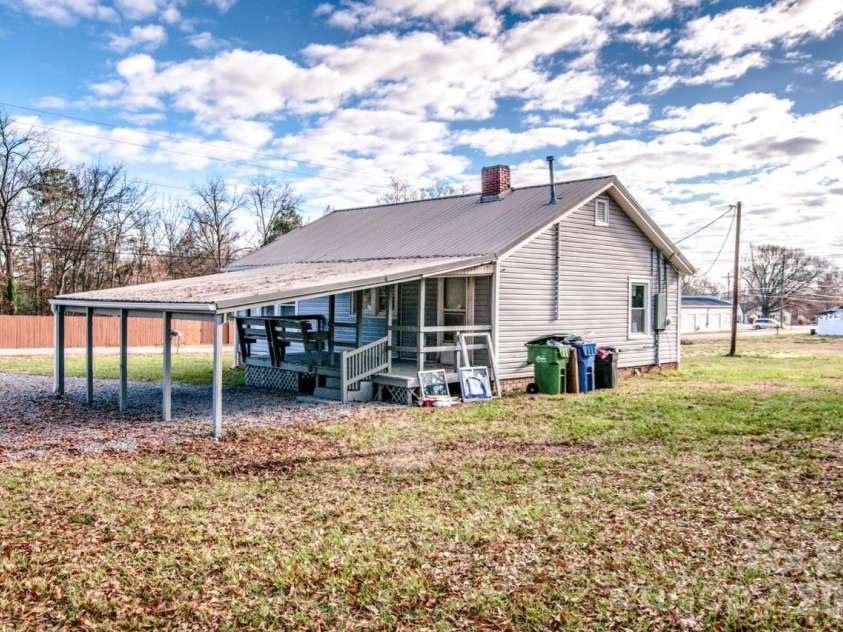 107 Rose Street, Mount Holly, NC 28120.  MLS# CAR4369199, YatesRealty ID 11313. 