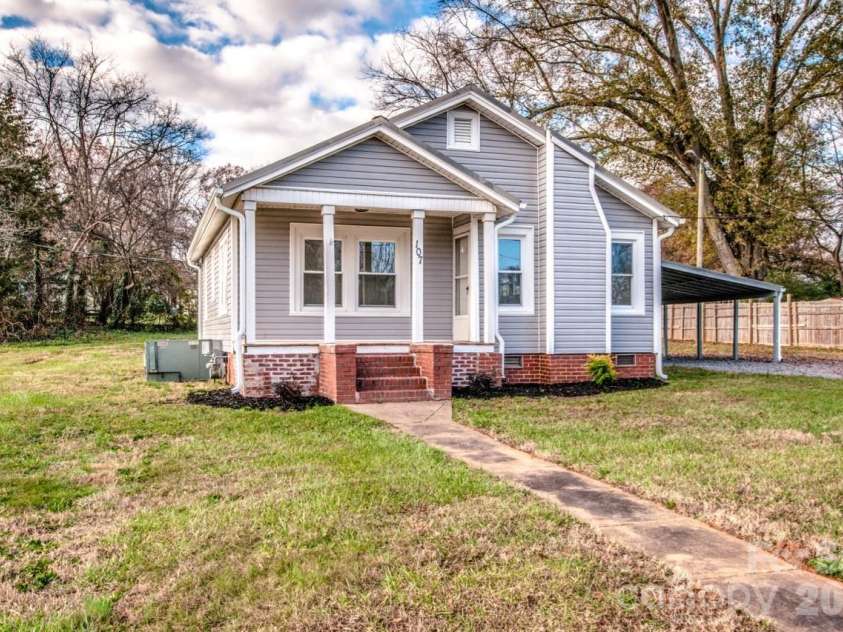 107 Rose Street, Mount Holly, NC 28120.  MLS# CAR4369199, YatesRealty ID 11313. 