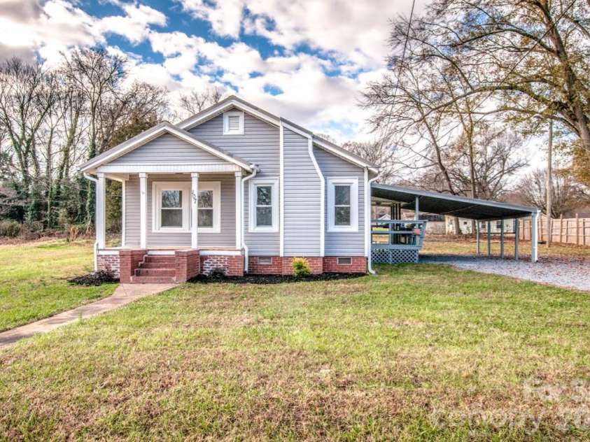 107 Rose Street, Mount Holly, NC 28120.  MLS# CAR4369199, YatesRealty ID 11313. 