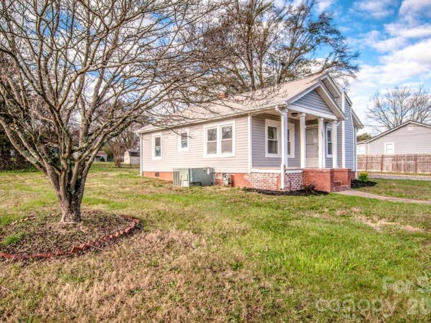 107 Rose Street, Mount Holly, NC 28120.  MLS# CAR4369199, YatesRealty ID 11313. 