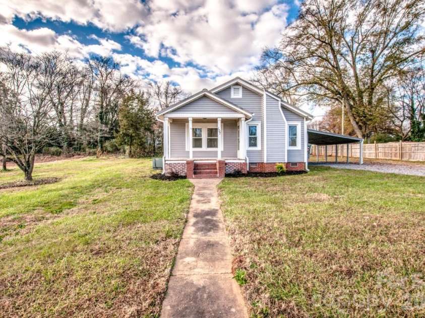 107 Rose Street, Mount Holly, NC 28120.  MLS# CAR4369199, YatesRealty ID 11313. 