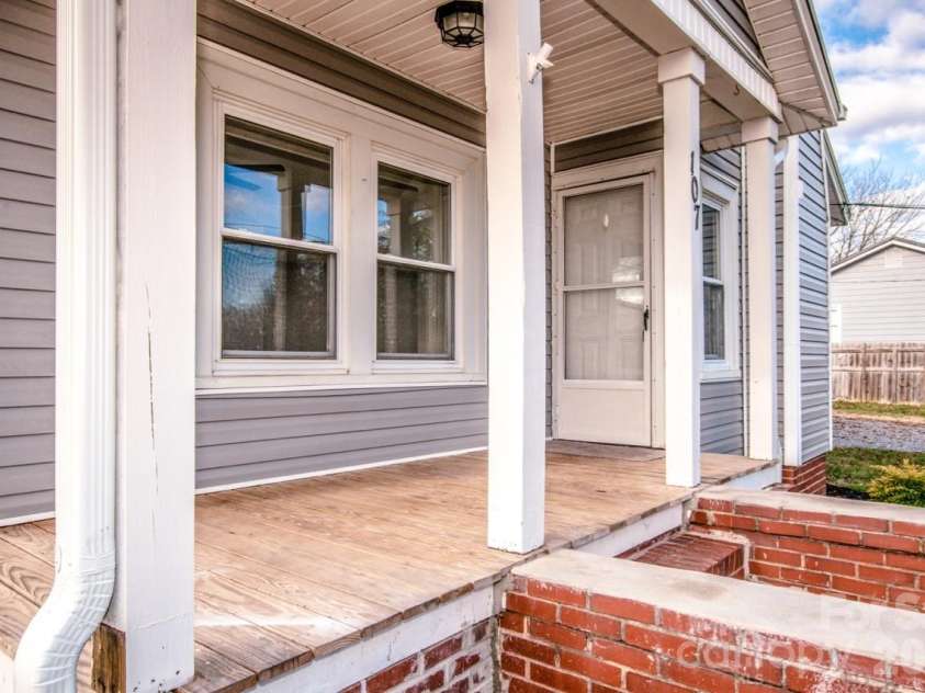 107 Rose Street, Mount Holly, NC 28120.  MLS# CAR4369199, YatesRealty ID 11313. 