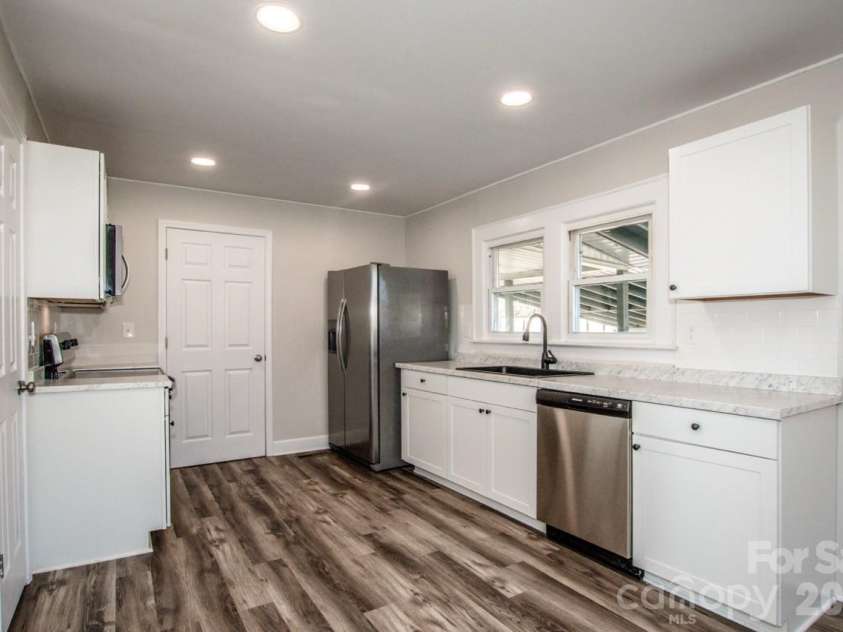107 Rose Street, Mount Holly, NC 28120.  MLS# CAR4369199, YatesRealty ID 11313. 