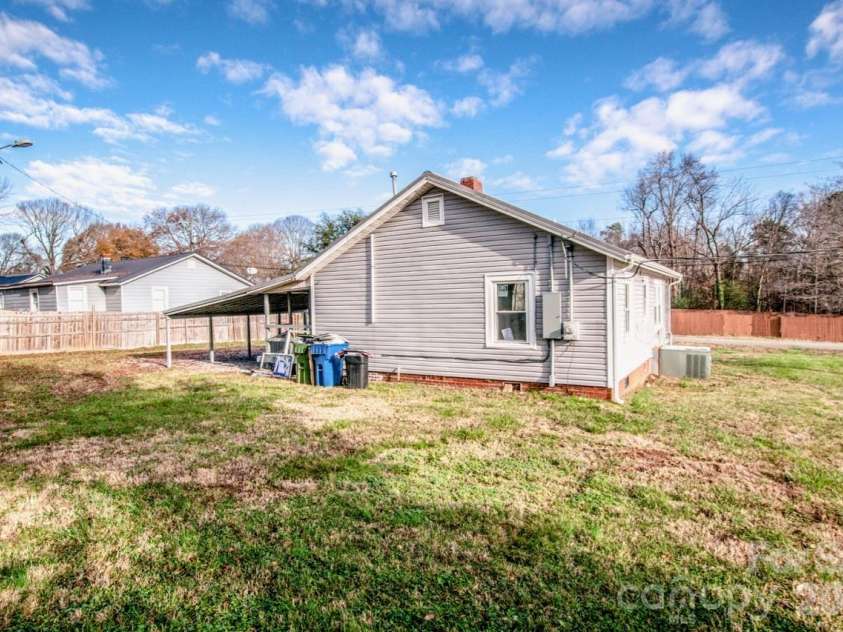 107 Rose Street, Mount Holly, NC 28120.  MLS# CAR4369199, YatesRealty ID 11313. 