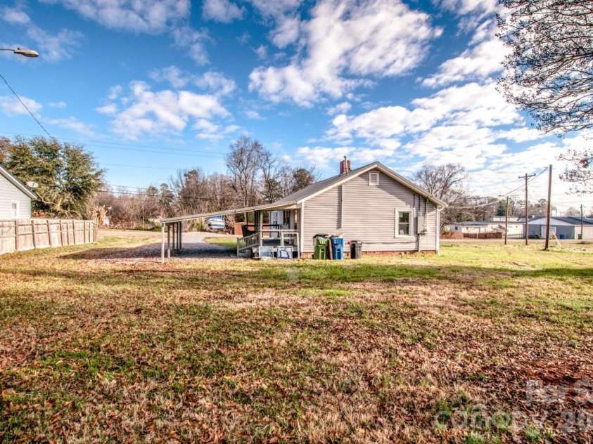 107 Rose Street, Mount Holly, NC 28120.  MLS# CAR4369199, YatesRealty ID 11313. 