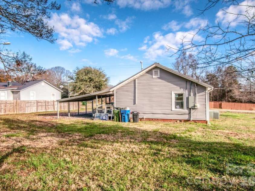 107 Rose Street, Mount Holly, NC 28120.  MLS# CAR4369199, YatesRealty ID 11313. 