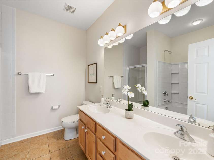 3465 Caldwell Ridge Parkway, Charlotte, NC 28213.  MLS# CAR4228133, YatesRealty ID 11313. 