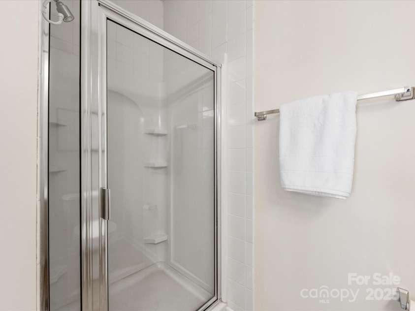 3465 Caldwell Ridge Parkway, Charlotte, NC 28213.  MLS# CAR4228133, YatesRealty ID 11313. 