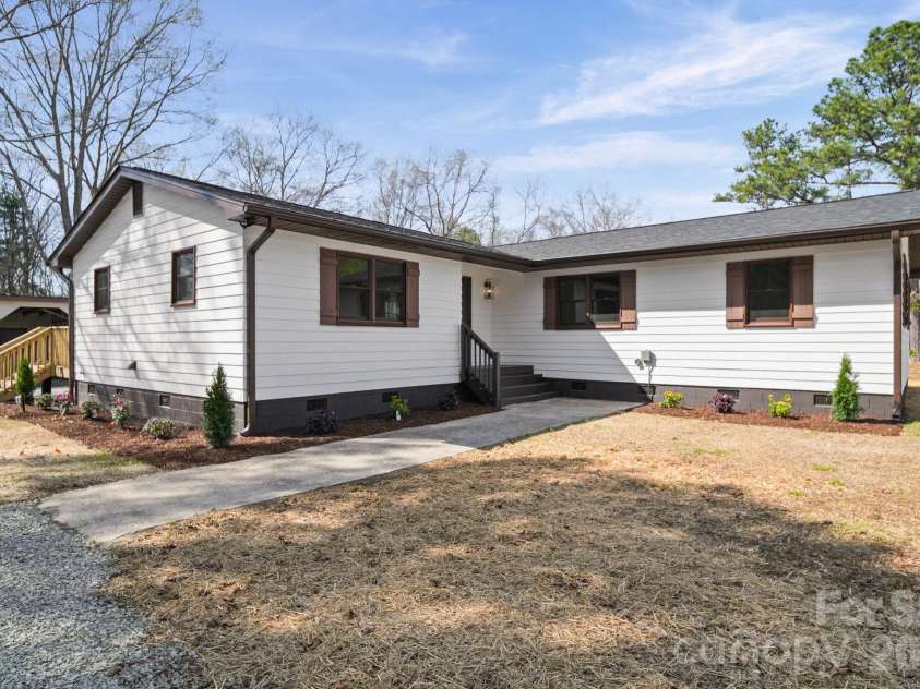 5808 Flint Ridge Church Road, Marshville, NC 28103.  MLS# CAR4359690, YatesRealty ID 11314. 