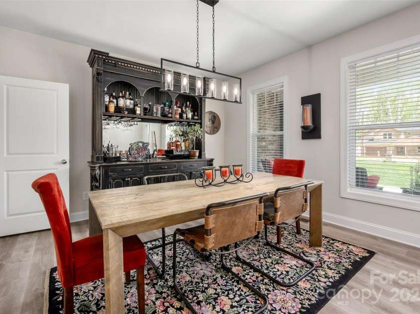 8209 Bella Vista Court, Charlotte, NC 28216.  MLS# CAR4243741, YatesRealty ID 11314. 