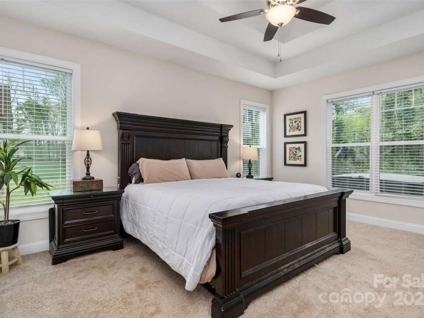 8209 Bella Vista Court, Charlotte, NC 28216.  MLS# CAR4243741, YatesRealty ID 11314. 