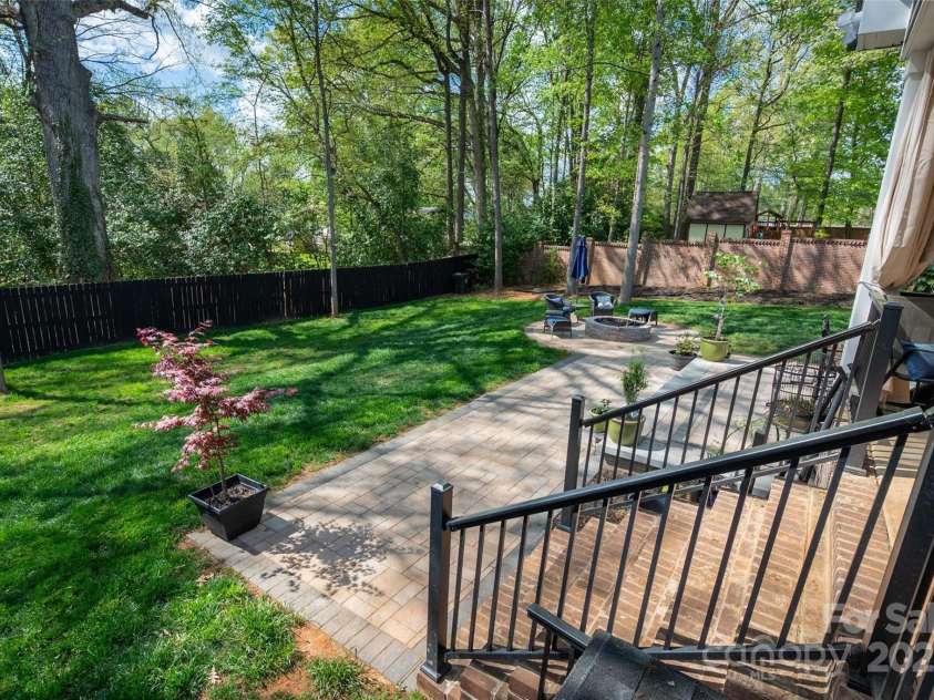 8209 Bella Vista Court, Charlotte, NC 28216.  MLS# CAR4243741, YatesRealty ID 11314. 