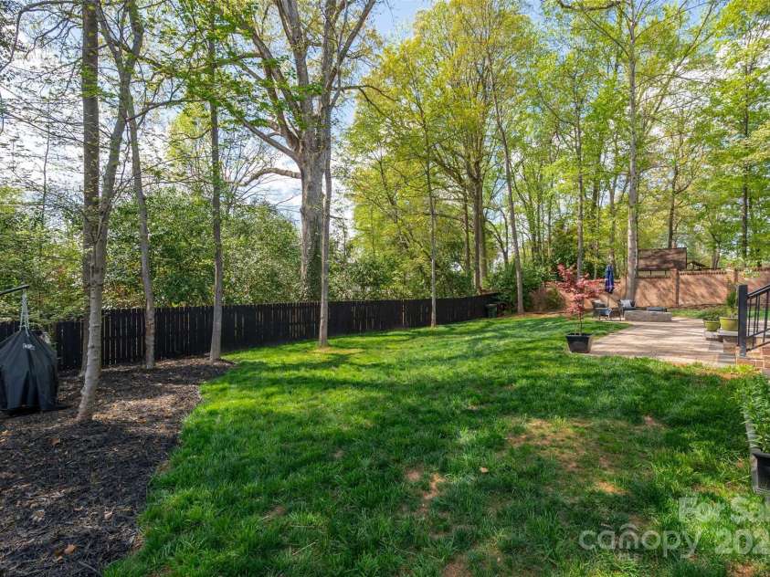 8209 Bella Vista Court, Charlotte, NC 28216.  MLS# CAR4243741, YatesRealty ID 11314. 