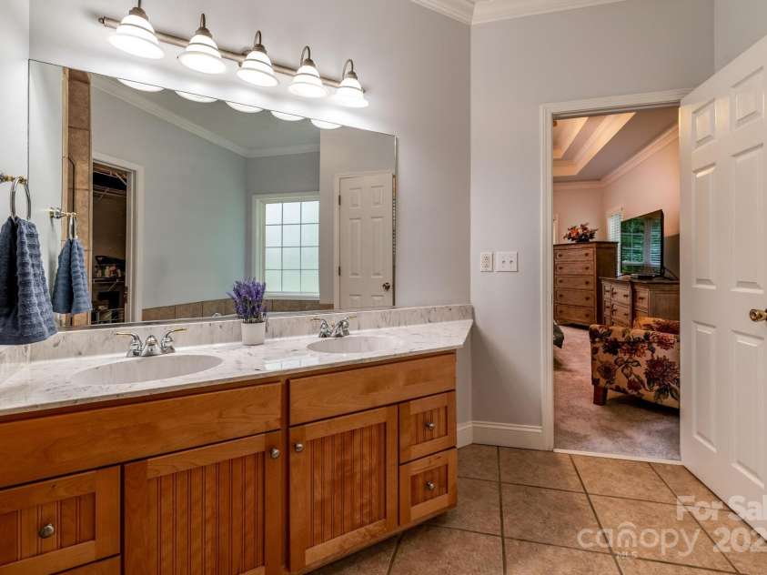 2518 Wellesbourne Lane, Sherrills Ford, NC 28673.  MLS# CAR4161620, YatesRealty ID 11315. 