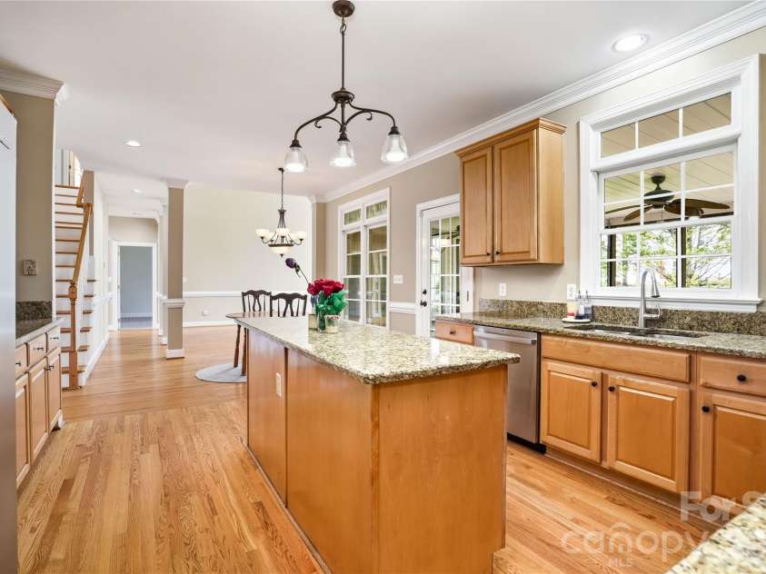 6123 Abergele Lane, Matthews, NC 28104.  MLS# CAR4361724, YatesRealty ID 11317. 