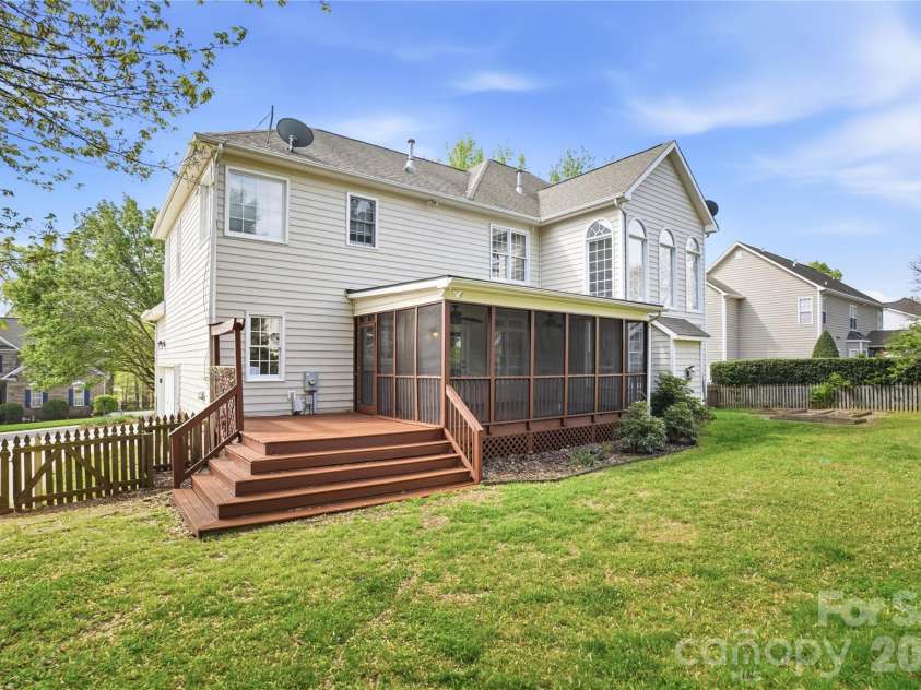 6123 Abergele Lane, Matthews, NC 28104.  MLS# CAR4361724, YatesRealty ID 11317. 