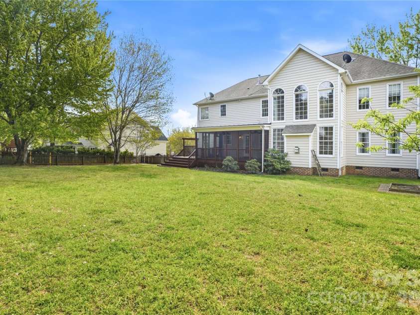 6123 Abergele Lane, Matthews, NC 28104.  MLS# CAR4361724, YatesRealty ID 11317. 