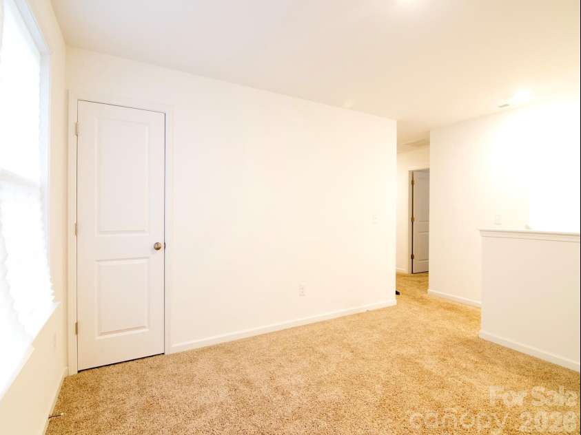 121 Asbury Place, Lexington, NC 27295.  MLS# CAR4352347, YatesRealty ID 11318. Loft