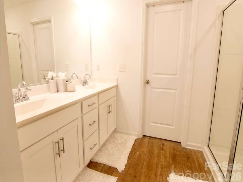 121 Asbury Place, Lexington, NC 27295.  MLS# CAR4352347, YatesRealty ID 11318. Primary Bathroom