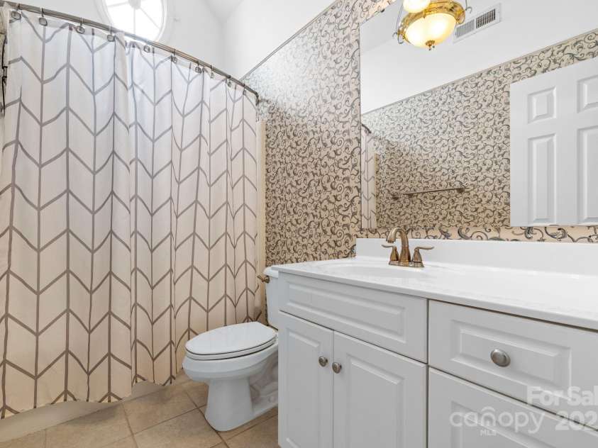 1358 Colwick Lane, Rock Hill, SC 29732.  MLS# CAR4249276, YatesRealty ID 11318. Full bath 2