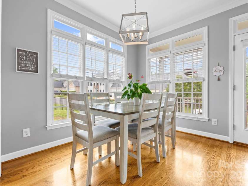 1358 Colwick Lane, Rock Hill, SC 29732.  MLS# CAR4249276, YatesRealty ID 11318. Sun-filled eat-in kitchen