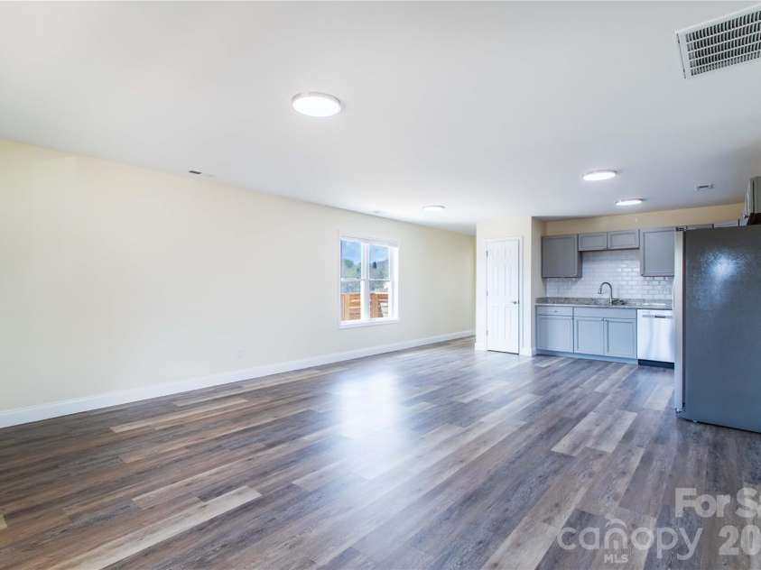 191 Patriot Place, Mars Hill, NC 28754.  MLS# CAR4366496, YatesRealty ID 11319. 