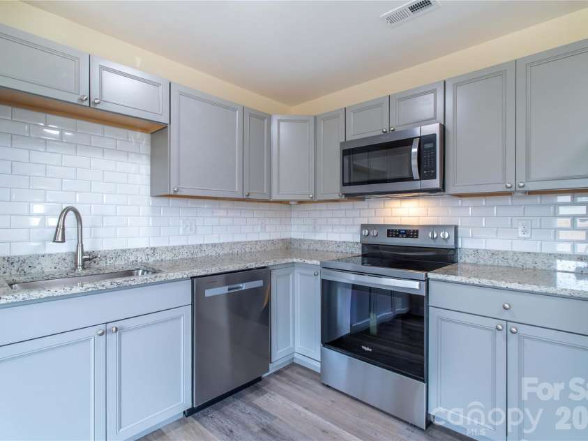 191 Patriot Place, Mars Hill, NC 28754.  MLS# CAR4366496, YatesRealty ID 11319. 