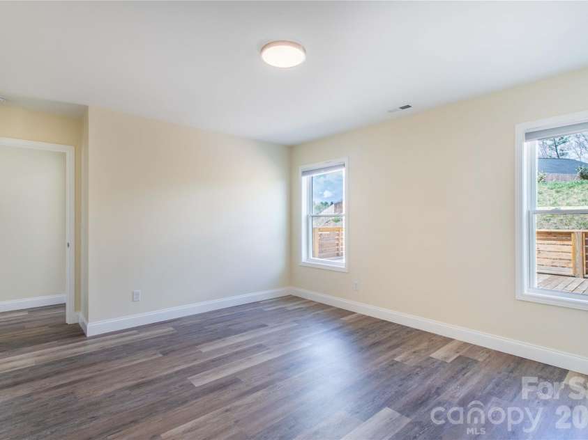 191 Patriot Place, Mars Hill, NC 28754.  MLS# CAR4366496, YatesRealty ID 11319. 