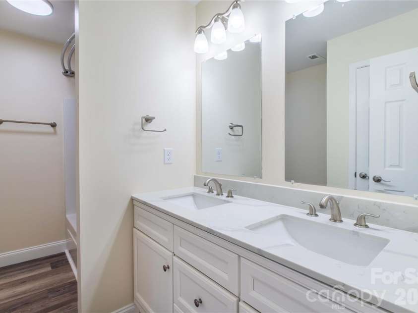 191 Patriot Place, Mars Hill, NC 28754.  MLS# CAR4366496, YatesRealty ID 11319. 