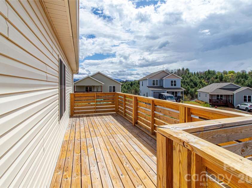 191 Patriot Place, Mars Hill, NC 28754.  MLS# CAR4366496, YatesRealty ID 11319. 