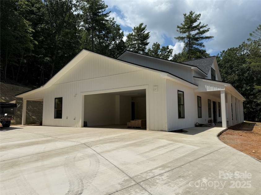 1721 Songbird Court, Lenoir, NC 28645.  MLS# CAR4287152, YatesRealty ID 1132. 