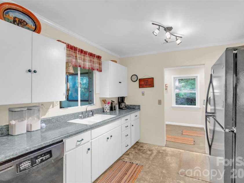 3605 Skyuka Mountain Road, Columbus, NC 28722.  MLS# CAR4289447, YatesRealty ID 11320. Kitchen