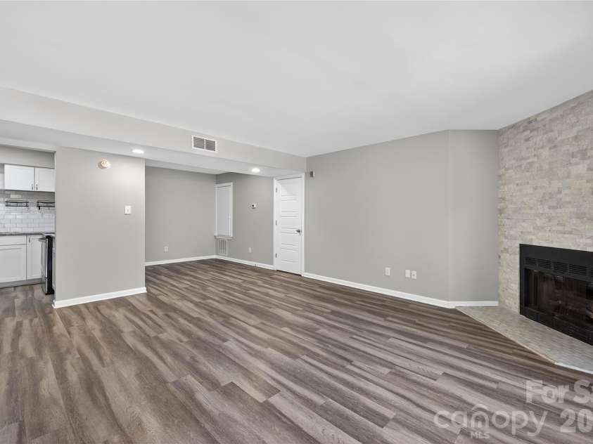1612 Sharon Road, Charlotte, NC 28210.  MLS# CAR4364547, YatesRealty ID 11321. 